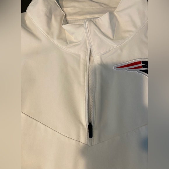 White, Short Sleeve, New England Patriots 2022 SideLine Quarter Zip - Picture 6 of 8